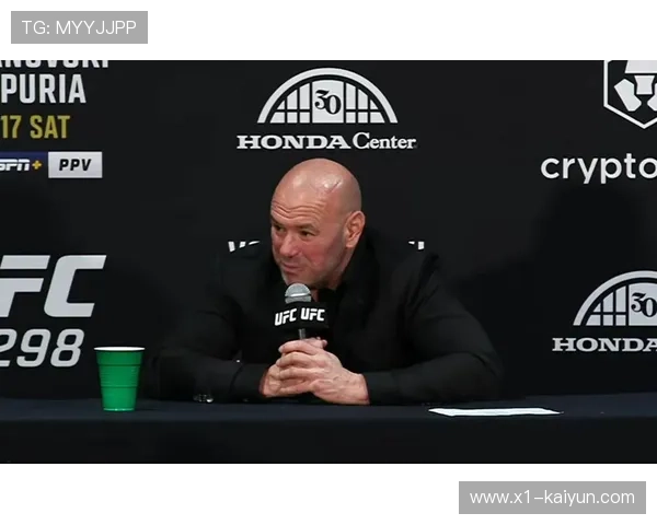 UFC Vegas 113赛后，白大拿公开批评选手表现：“不能只压在别人身上赢比赛”