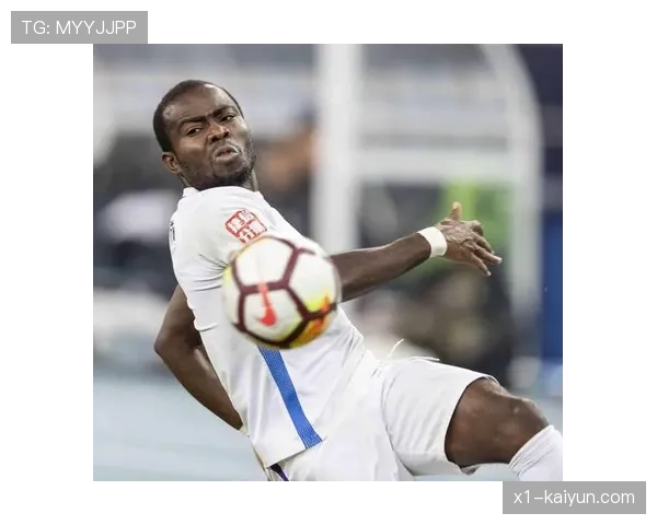 特写:柏林联老将特里梅尔,在保级关键战中的领袖作用